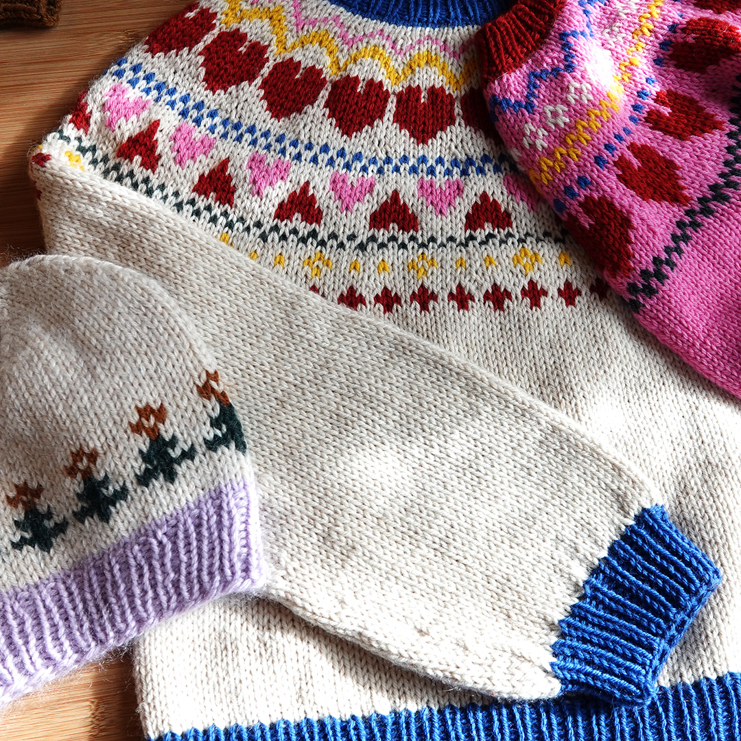 Sweater til børn med hjerter - strikkeopskrift - Billede 2