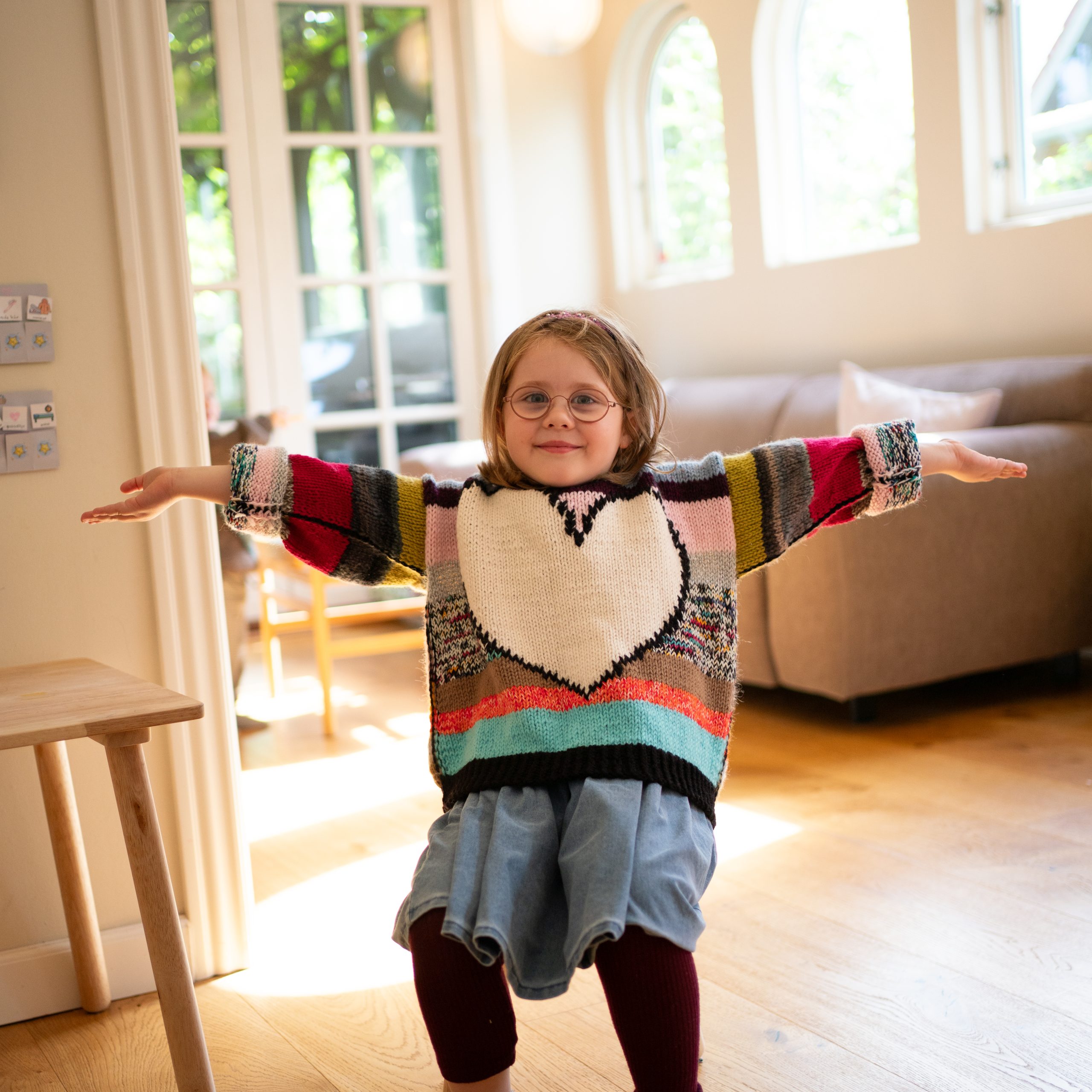 DEL DIT HJERTE SWEATER - STRIKKEOPSKRIFT (børn) - Billede 5